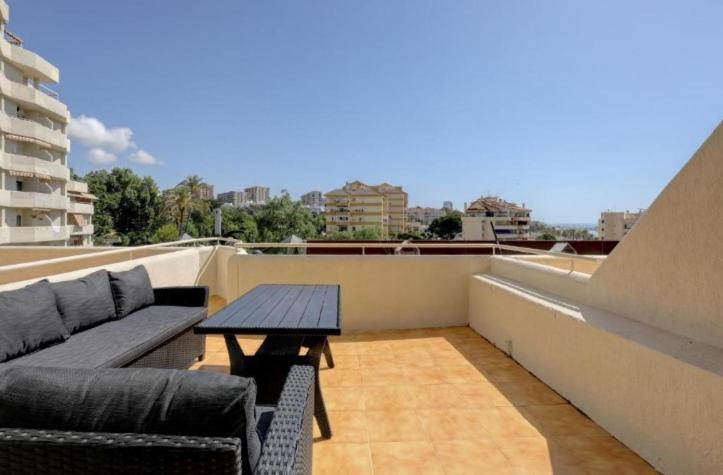 El Estudio De La Playa Benalbeach 324 Gran Terraza Vistas Al Mar Benalmádena Exterior photo